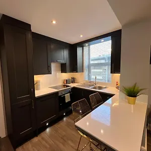 https://peaceful-stylish-brighton-studio-apartment.brighton-hotels-england.com